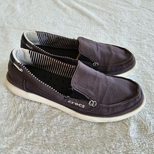 Great Condition: Crocs Slip-on Walu Shoes Women 8